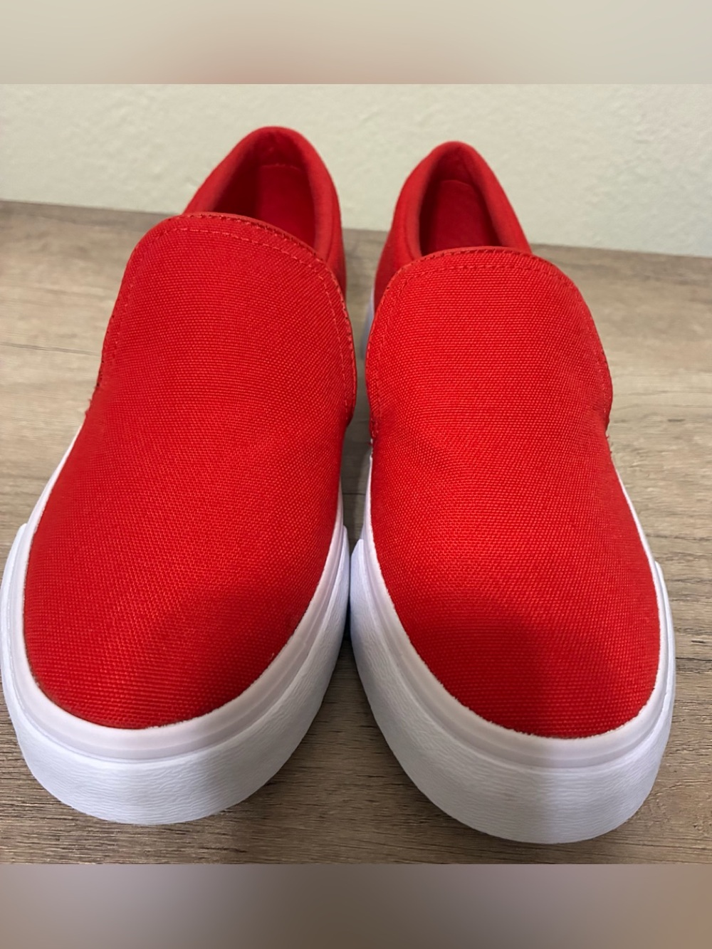 Nike women’s Court Royale Ac slip on sneakers